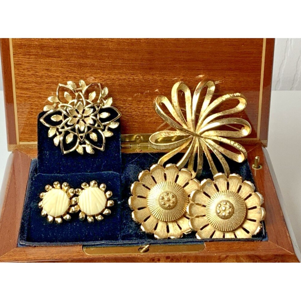Vintage Gold Tone Floral Jewelry Lot Sarah Coventry Coro Signed Brooch Earrings